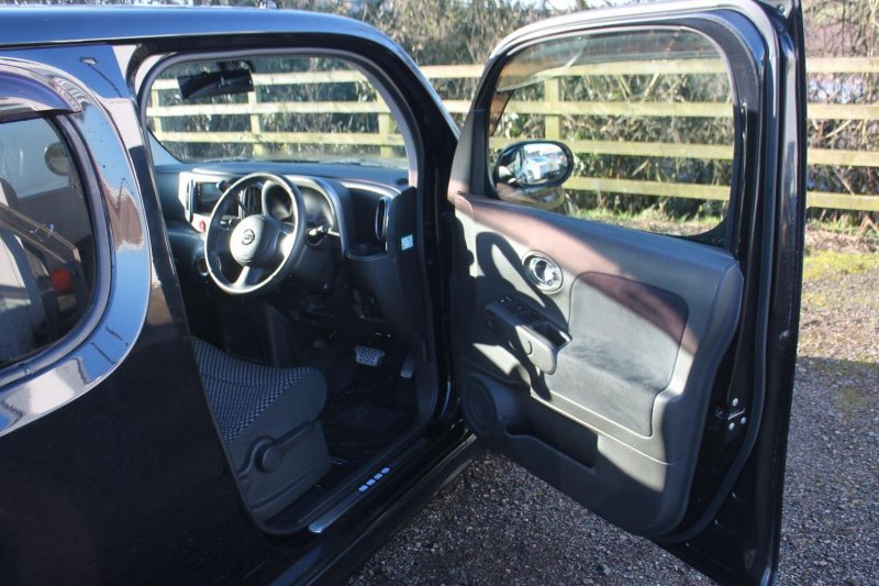 NISSAN CUBE