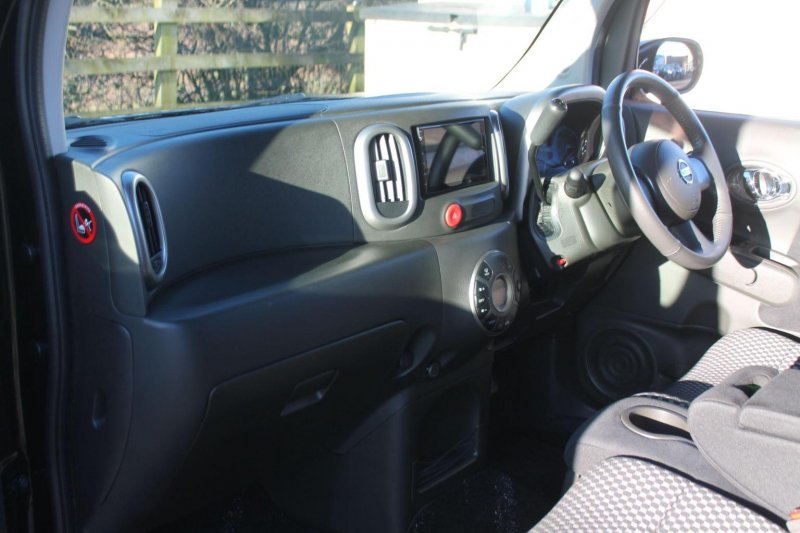 NISSAN CUBE