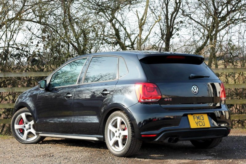 VOLKSWAGEN POLO