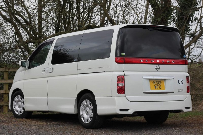 NISSAN ELGRAND