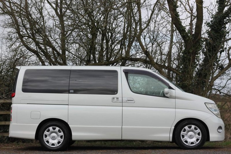 NISSAN ELGRAND