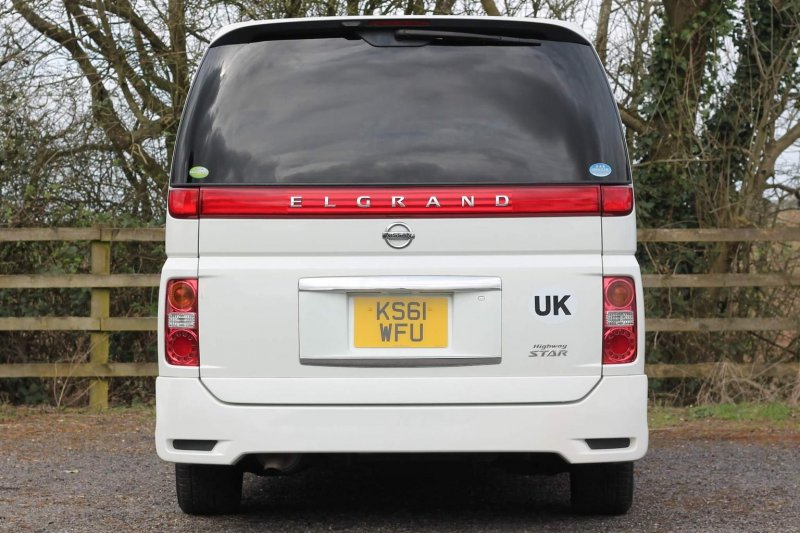 NISSAN ELGRAND