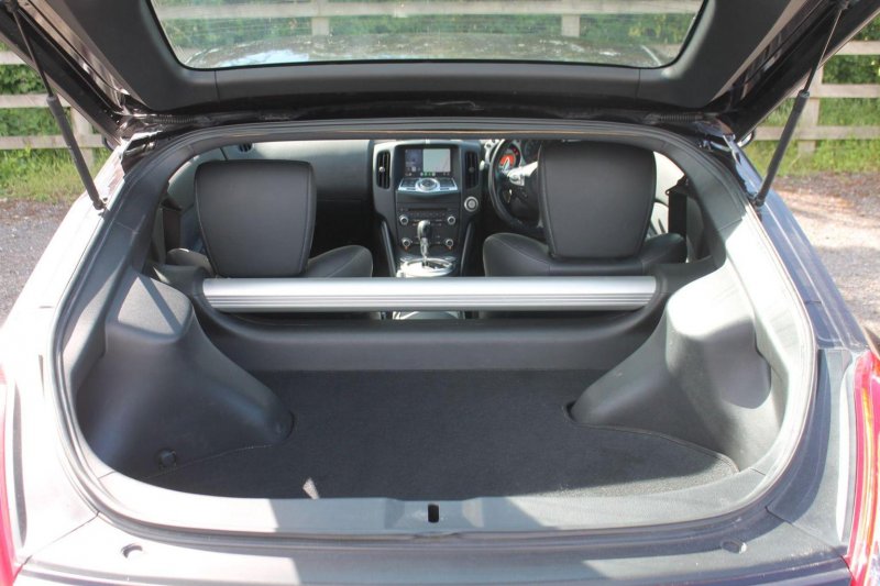 NISSAN 370Z