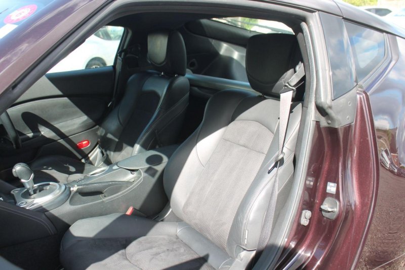 NISSAN 370Z