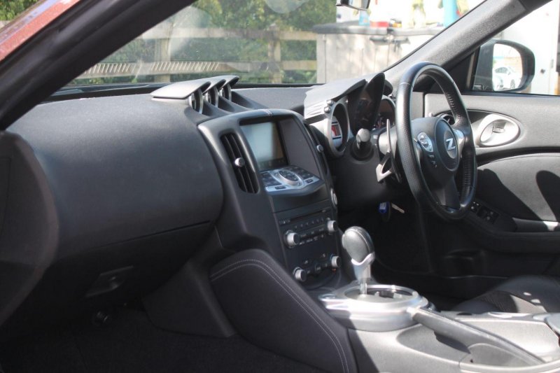 NISSAN 370Z