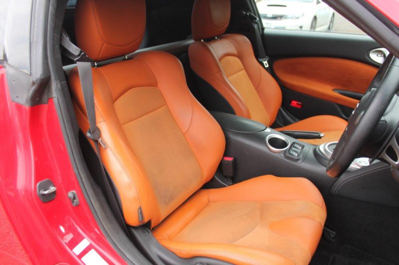 NISSAN 370Z
