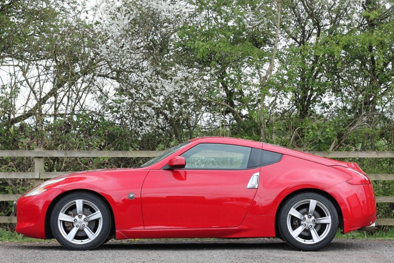 NISSAN 370Z
