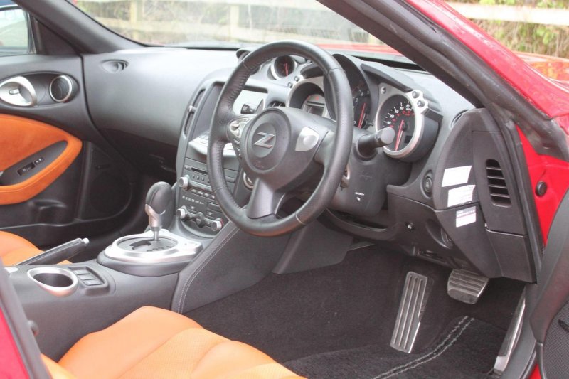 NISSAN 370Z