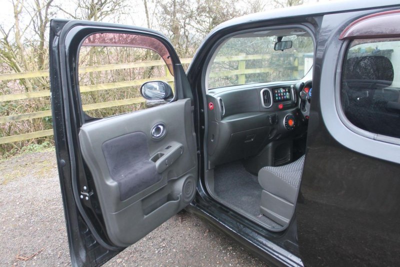 NISSAN CUBE