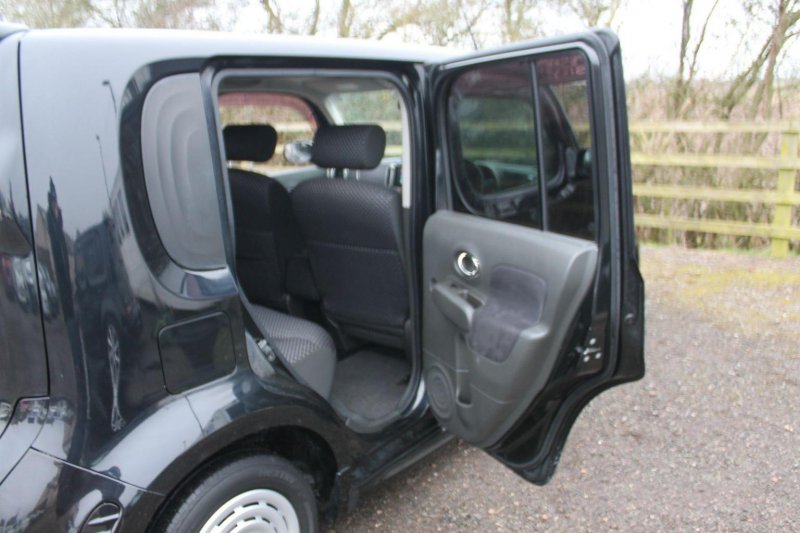 NISSAN CUBE