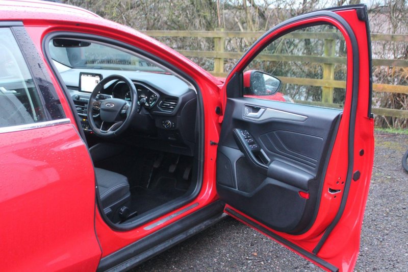 FORD FOCUS