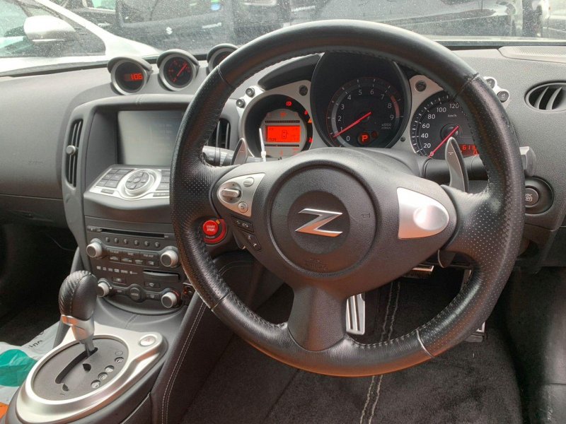 NISSAN 370Z