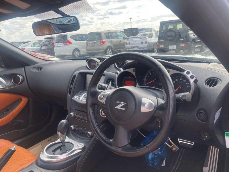 NISSAN 370Z