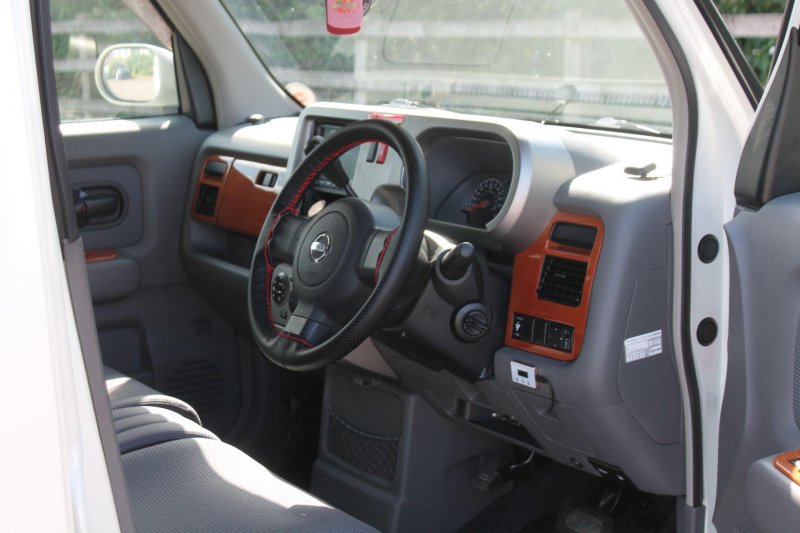 NISSAN CUBIC