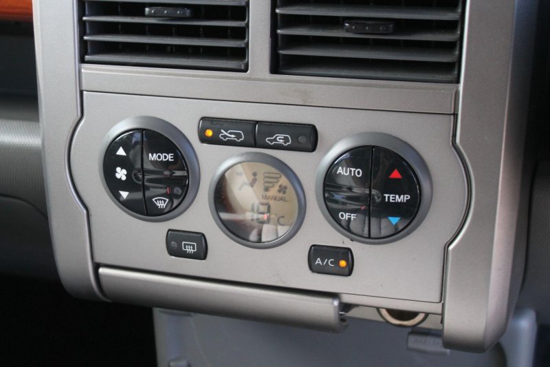 NISSAN CUBIC