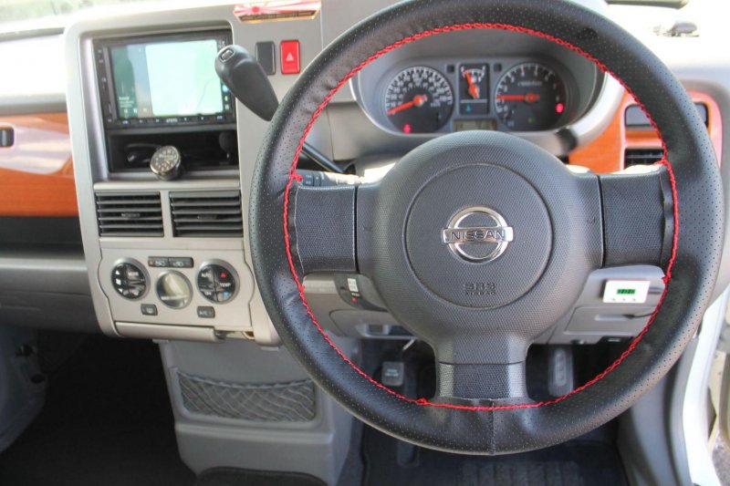 NISSAN 